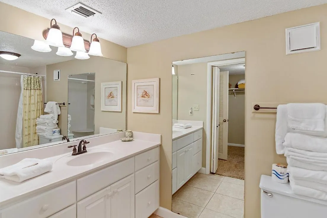 2042 Shoreline Towers - Gulf-View Condo With Free Beach Setup Destin 0*,