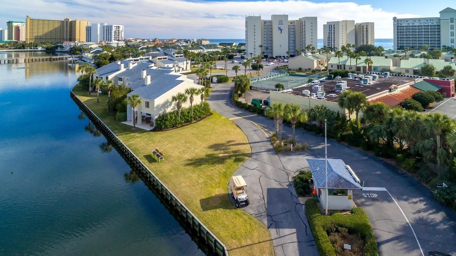 2042 Shoreline Towers - Gulf-View Condo With Free Beach Setup Destin 0*,  United States